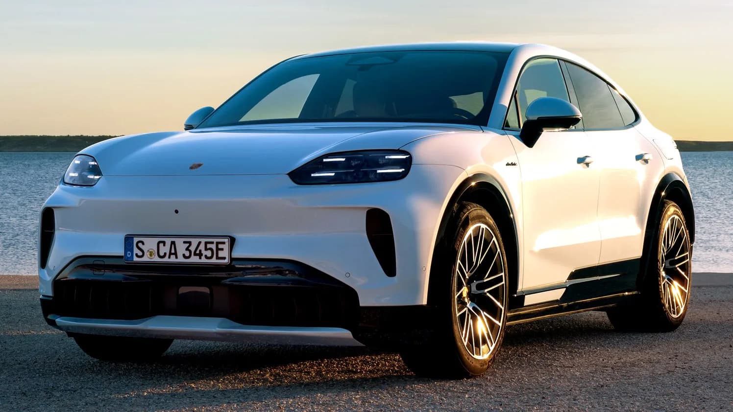 Der neue elektrisch angetriebene Cayenne Coupé von Porsche erreicht die 60 in gleicher Zeit wie der 911 Turbo S und kann trotzdem noch Ihr Boot ziehen | Carscoops