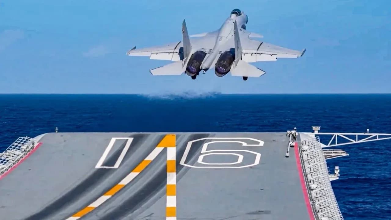 Chinas J-15T-Kampfflugzeug erzielte auf allen Flugzeugträgern volle Einsatzbereitschaft.