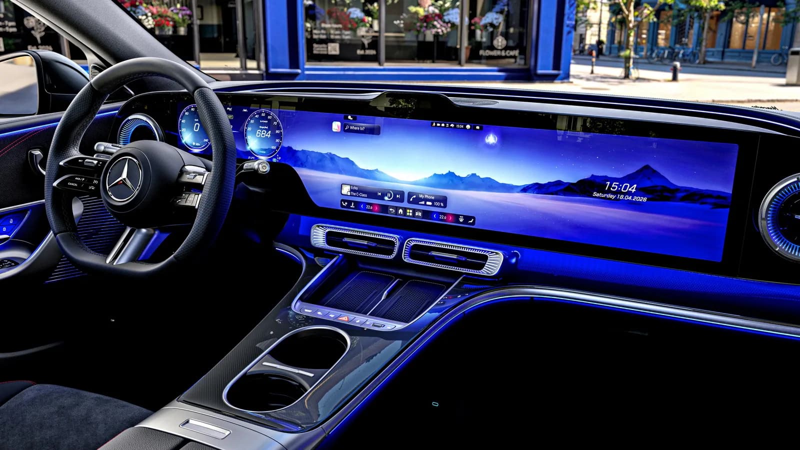 Mercedes hörte auf "zu viele Bildschirme" und baute eine neue C-Klasse mit einem einzigen riesigen Display