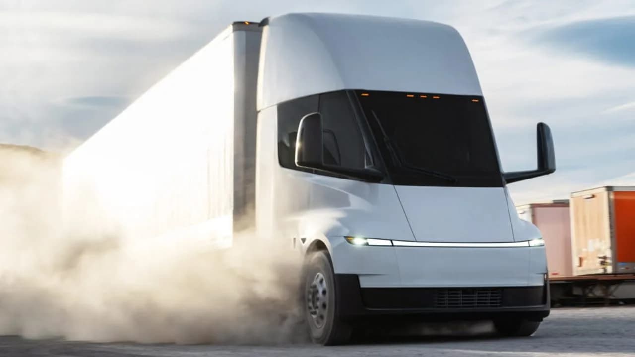 Tesla Semi stirbt in Nevada: Unfall mit zwei Toten