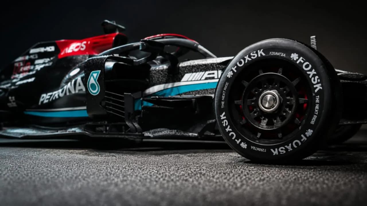 Handgefertigter Mercedes F1-Replika mit 7.000 Dollar: Echtes Getriebe und DRS-System