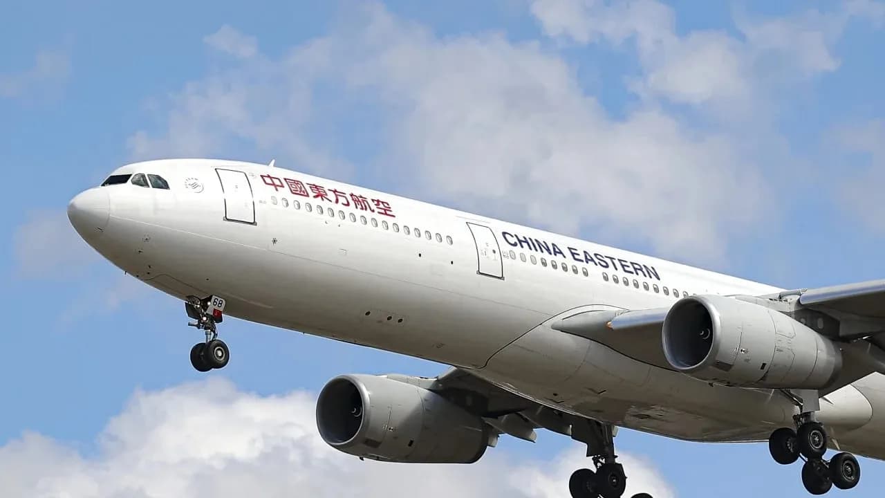 China Eastern Airlines bestellte bei Airbus ein Großauftrag über 9,35 Milliarden Dollar für weitgehende Flugzeuge.