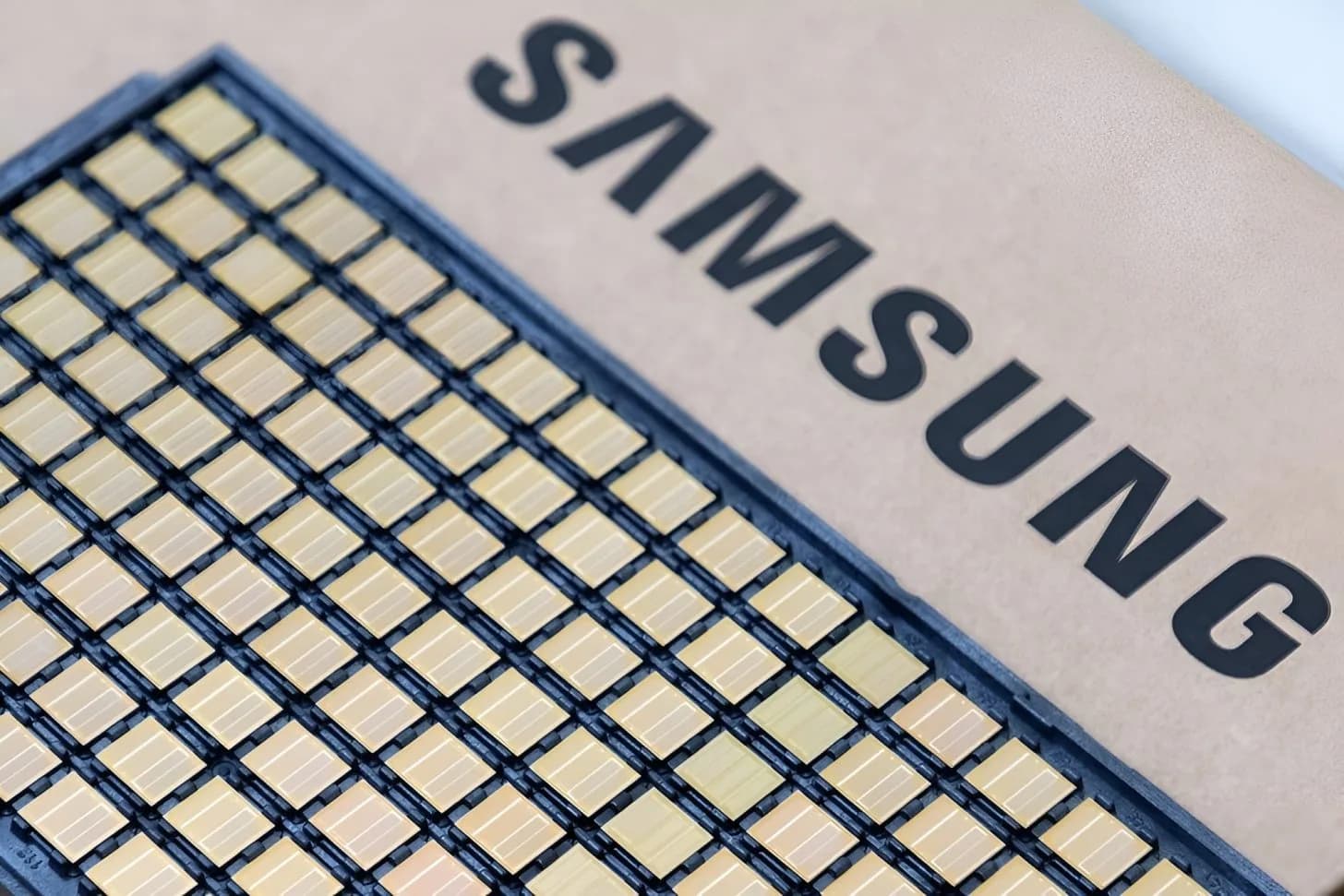 Samsung erreicht bei der HBM4-Speicherproduktion eine Effizienzrate von 80 Prozent.
