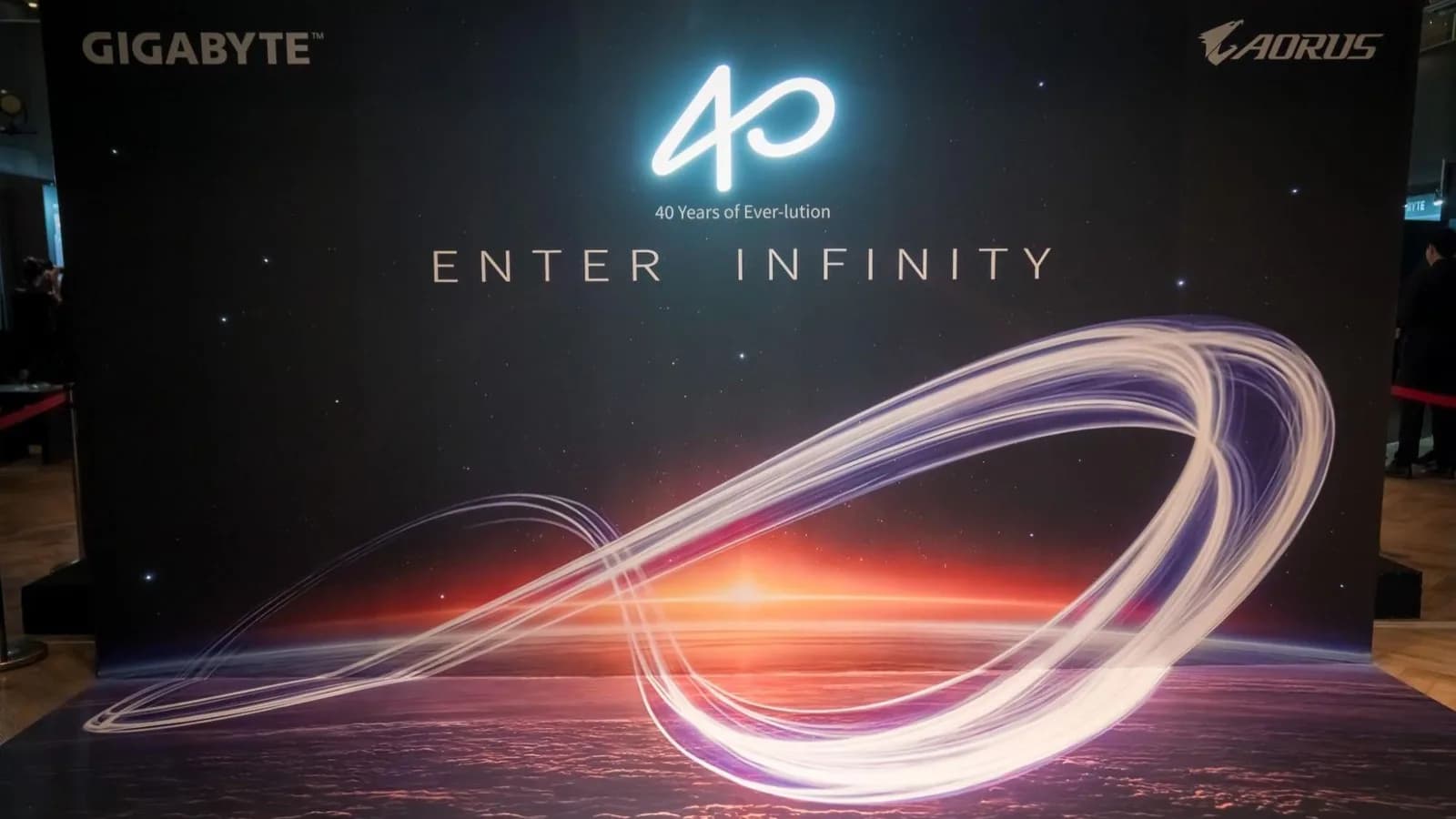 Gigabyte feiert 40. Geburtstag mit Infinity-Produkten: X870 Infinity Next mit 3D-gedruckten Metallteilen, Aero Wood in Dunkelton, MicroATX Stealth-Boards und GPU-Erweiterungen