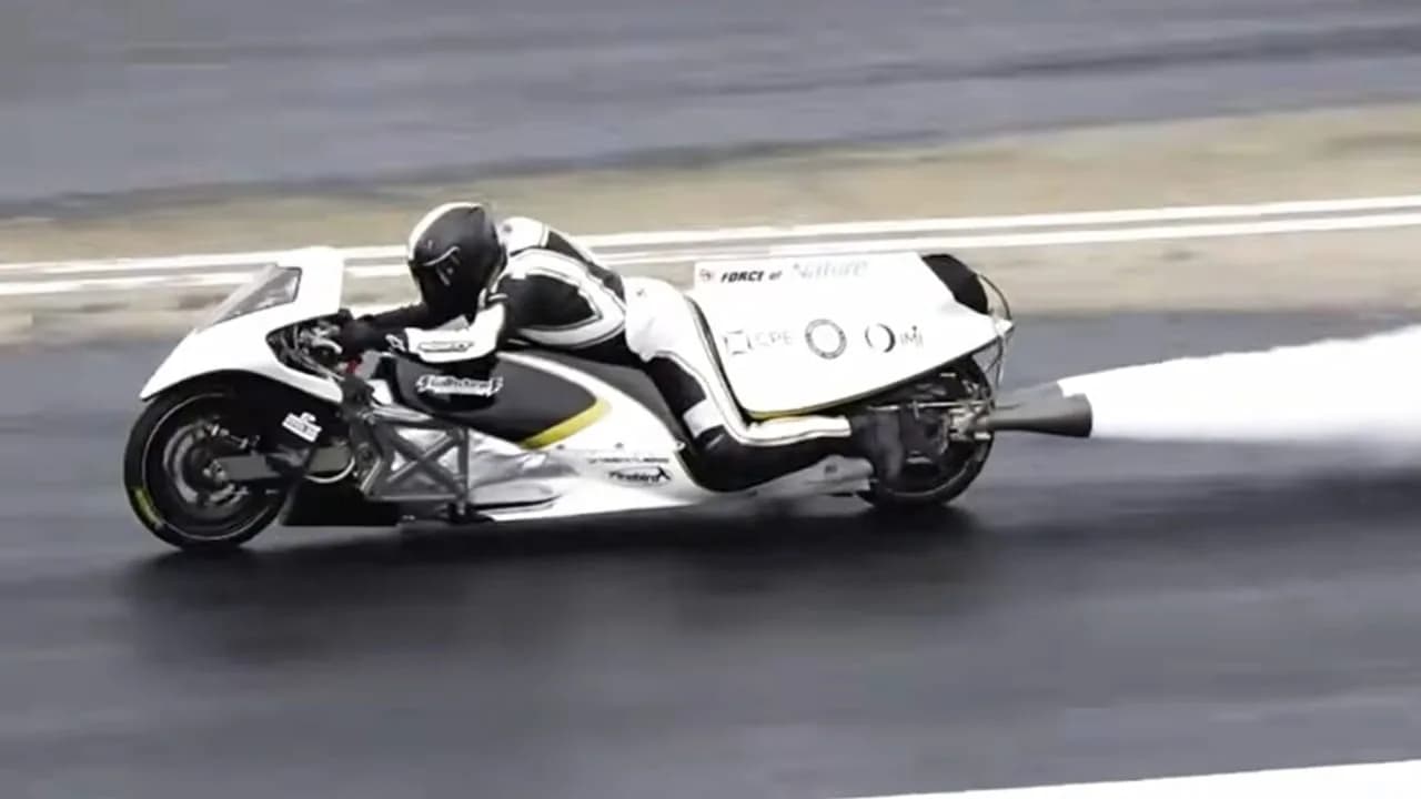 MotoGP-Prototyp „Force of Nature" beschleunigt mit elektrischem Antrieb in 0,4 Sekunden von 0 auf 100 km/h.