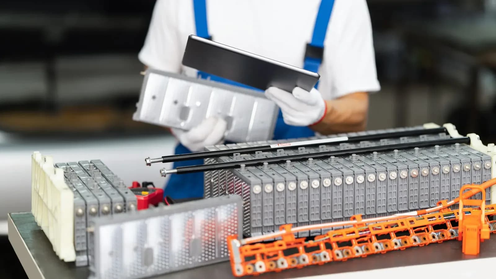 Neue Gasbatterie erzeugt Strom und fängt Treibhausgase ein