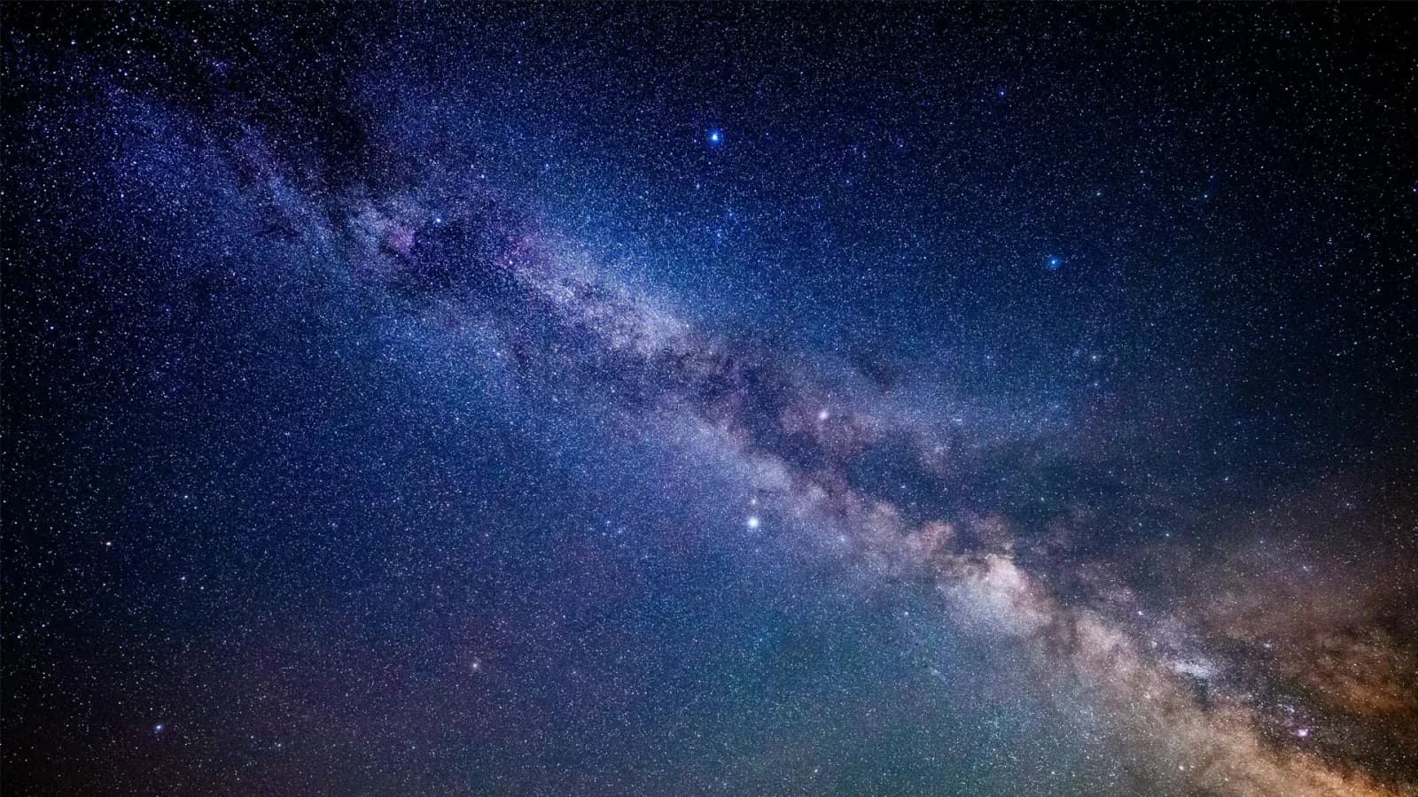 Schwarzes Loch: Jet bewegt sich mit fast halber Lichtgeschwindigkeit