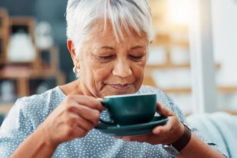 Tee oder Kaffee: Ihre tägliche Wahl könnte das Osteoporoserisiko beeinflussen