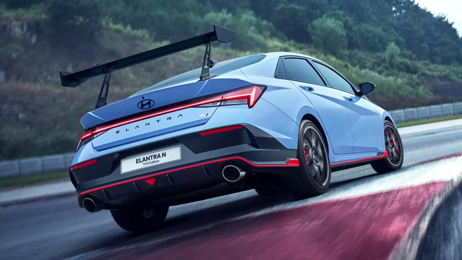 Hyundai Elantra N TCR im Vergleich zum Civic Type R: Ein Schnäppchen?