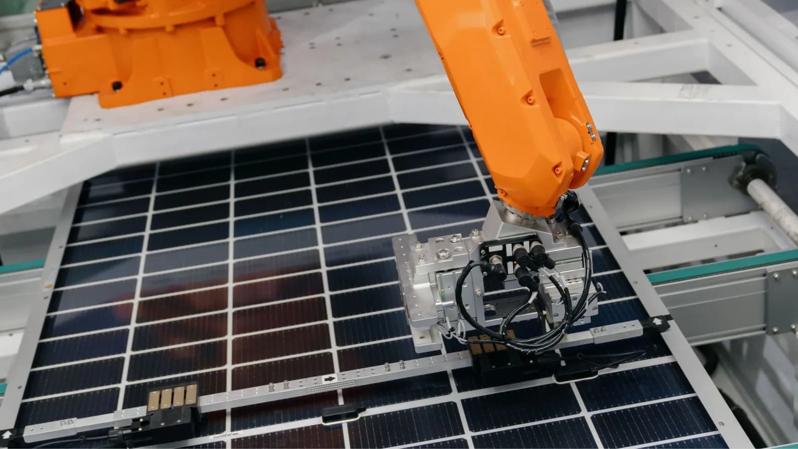 Neues Robotiklabor erreicht 27% Wirkungsgrad bei Perowskit-Solarzellen