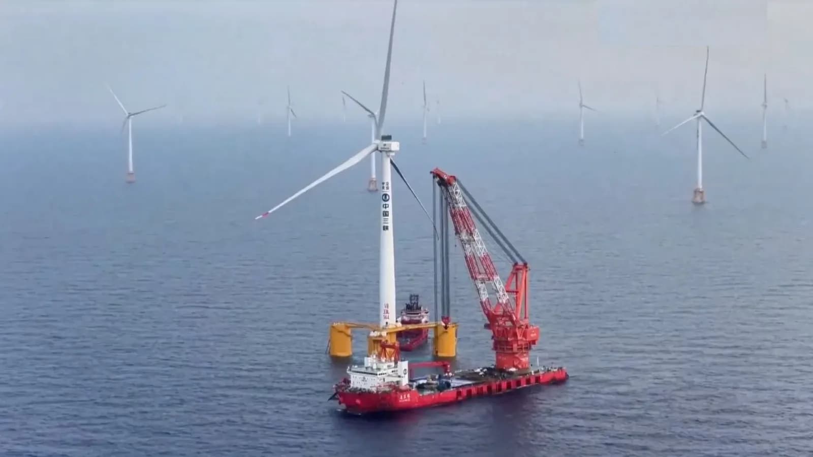 China installiert weltweit größte schwimmende Offshore-Windturbine