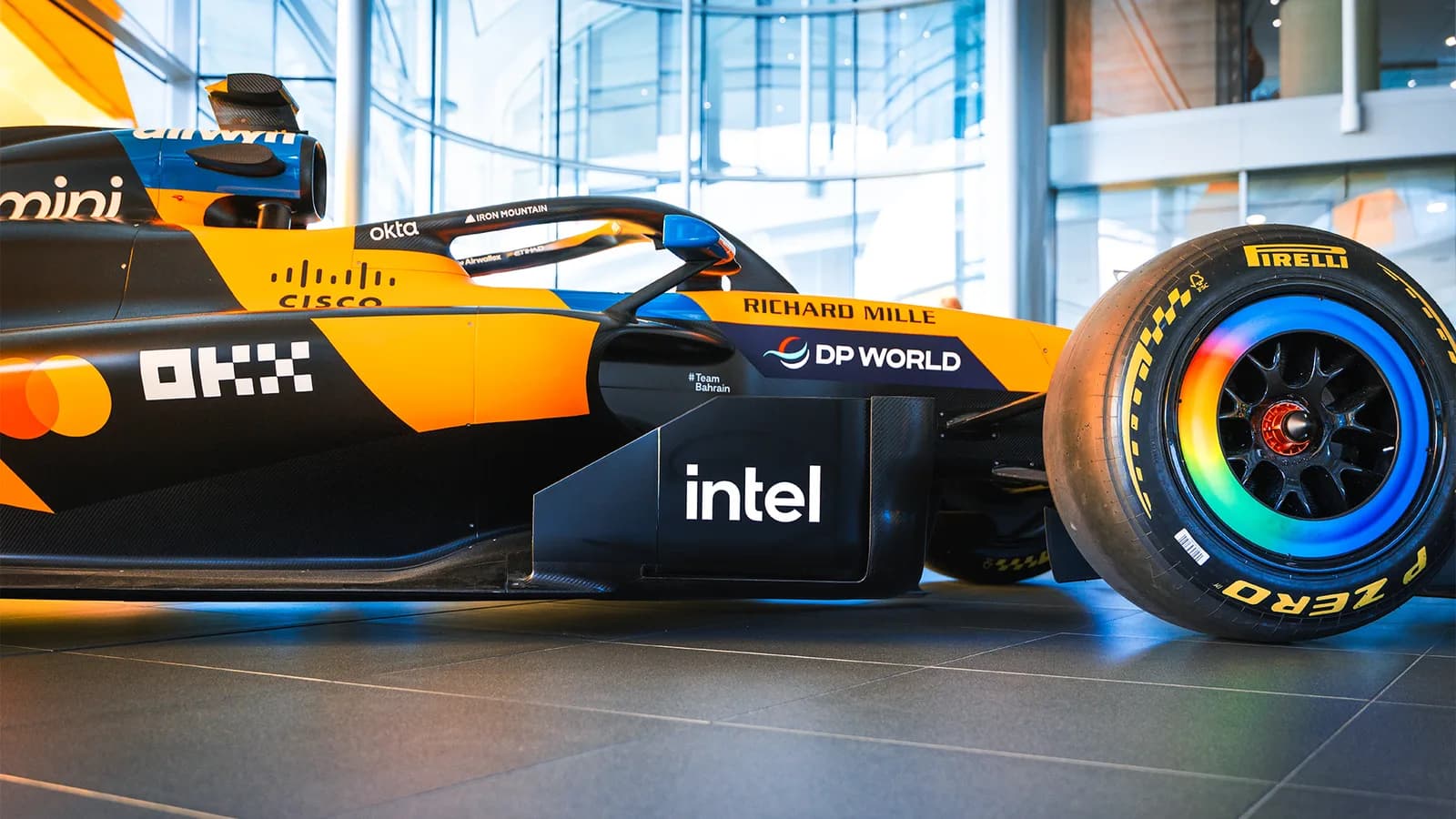 Intel kehrt in die Formel-1-Pits zurück und wird als offizieller Rechenpartner von McLaren Racing