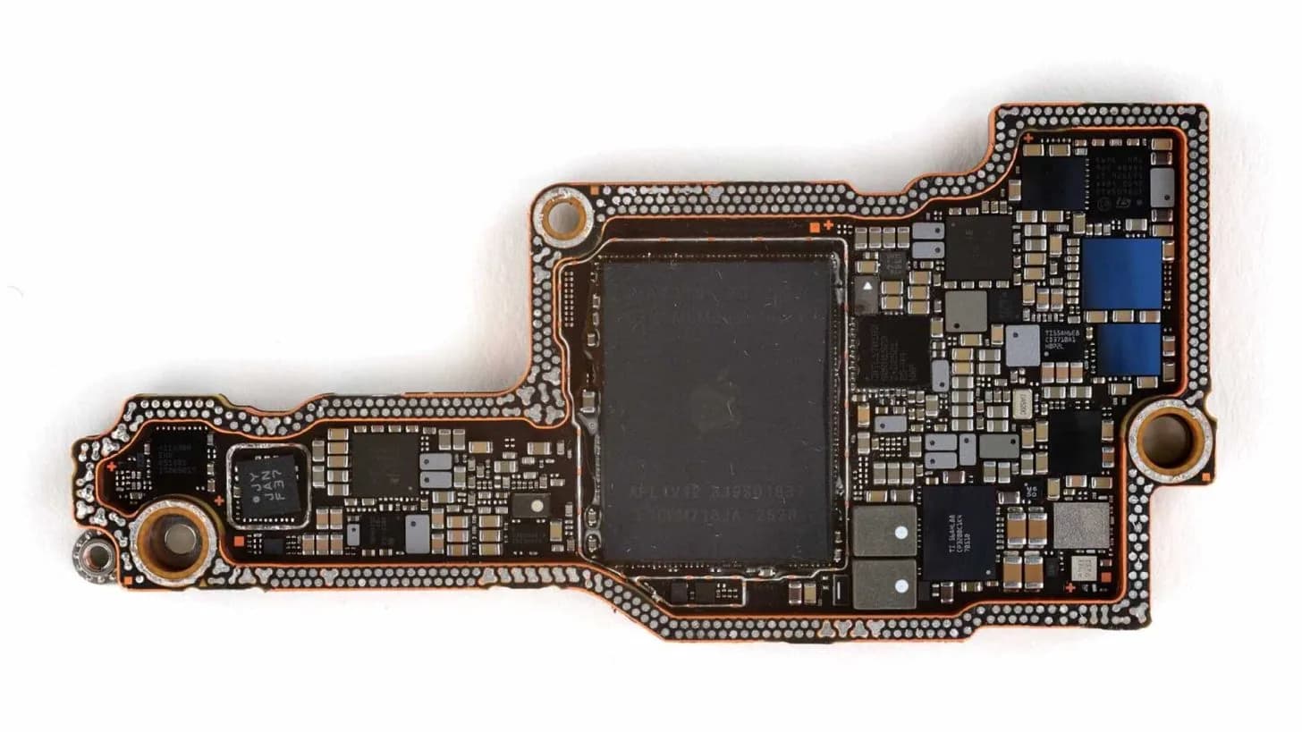 Apple verliert Verhandlungsmacht bei DRAM-Chips für Hyperscaler; Fokus auf Liefergarantie statt auf beste Preise