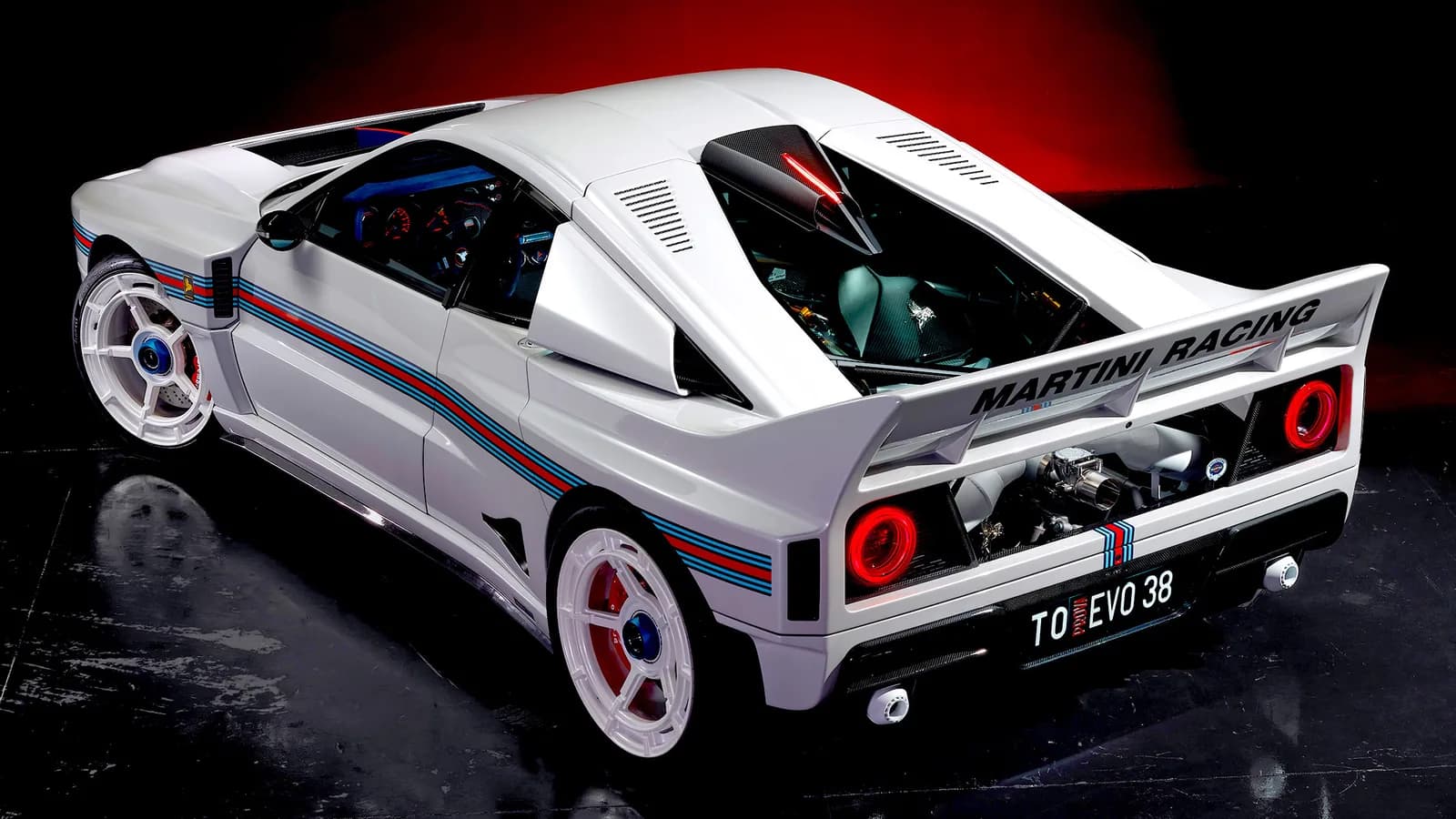 Kimera's Martini-gestreifter EVO38 Supercar läuft mit einem Kraftstoff, den Ferrari meiden würde | Carscoops