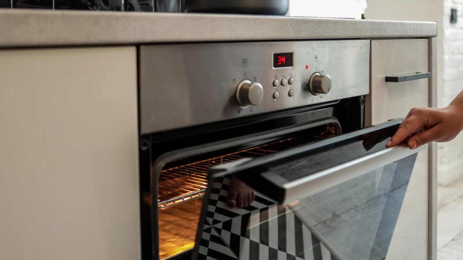 Wie lange hält ein Backofen im Durchschnitt? Hier erfahren Sie, wie lange er halten sollte