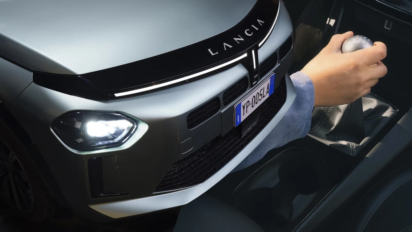 Lancia's günstigstes neues Auto verzichtet auf das Coffee Table und erhält ein Schaltgetriebe
