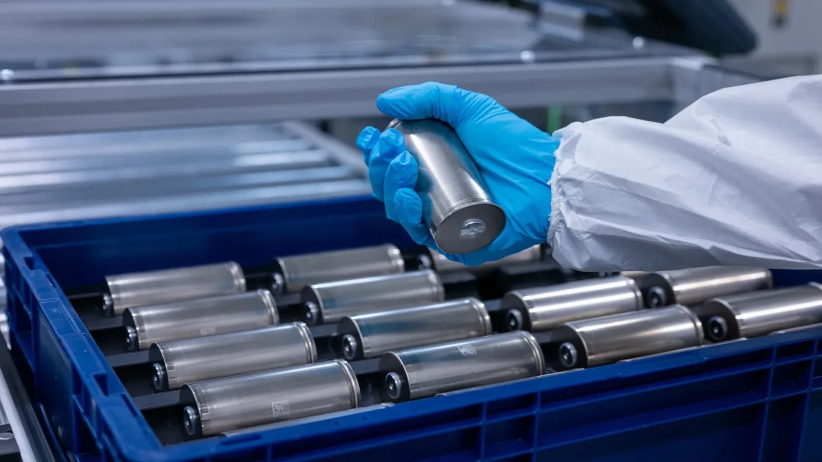 BMW reduziert Batteriezellabfall und Prozesszeiten um über 50 % mithilfe von KI