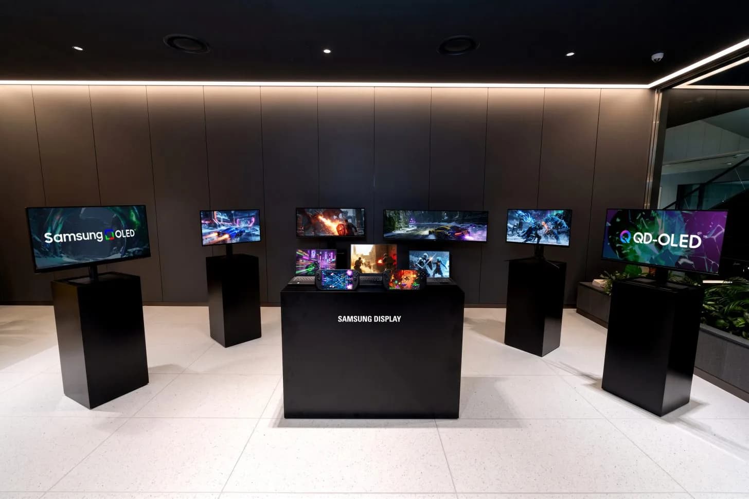 Samsung präsentierte auf der Computex das weltweit erste 4K-360Hz-Penta-Tandem-OLED und führt eine 16-Monitor-Reihe von 8,8 bis 49 Zoll an.