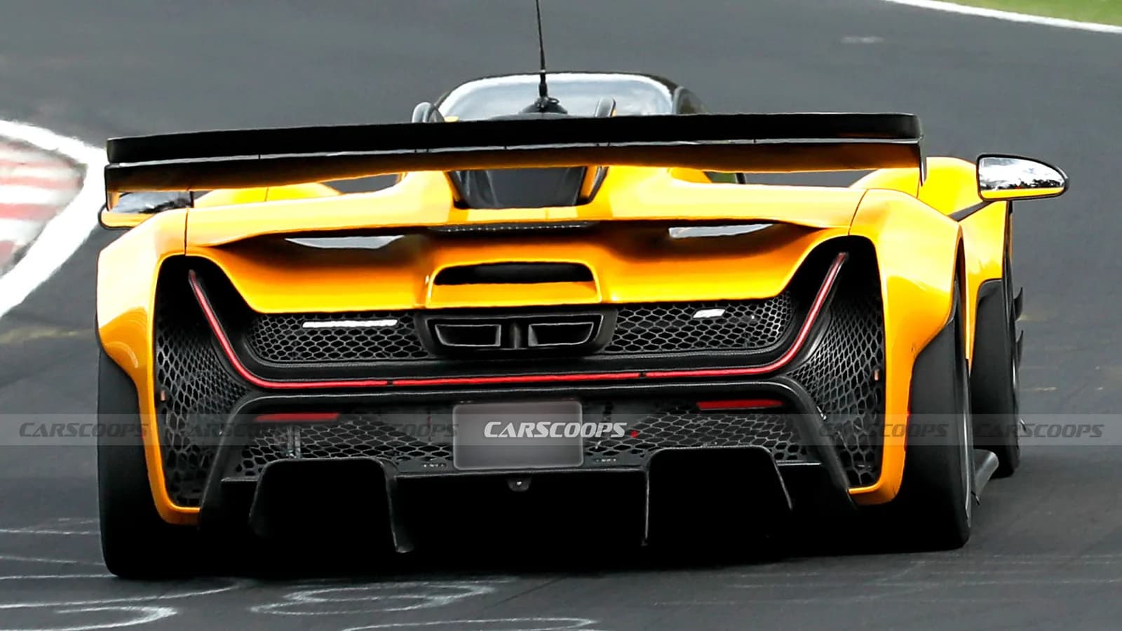Ford stahl den Ring-Rekord von Chevy, dann erschien ein dritter amerikanischer Hersteller mit 1.250 PS | Carscoops