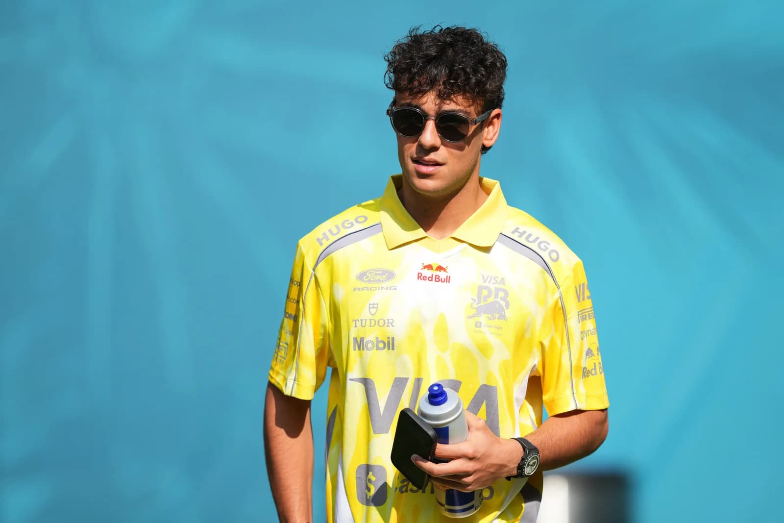 Warum Arvid Lindblad von Racing Bulls eine Boxenstrafe erhielt und beim Sprintrennen des Miami GP disqualifiziert wurde