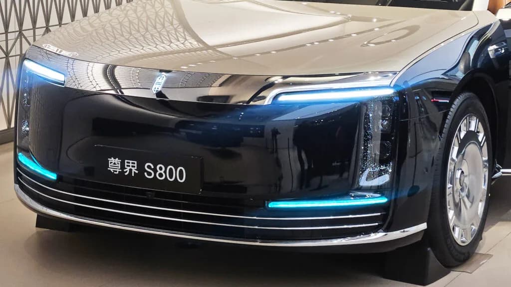 Mercedes setzt mit Turquoise-Farben in autonomen Fahrmodus neuen Trend, China beendet ihn