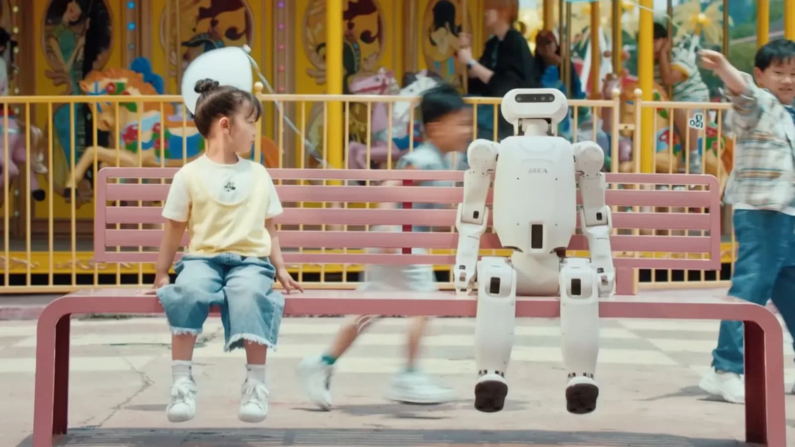 JAKA Pi: Chinas kompakter Humanoidroboter für Labore, Schulen und Büros