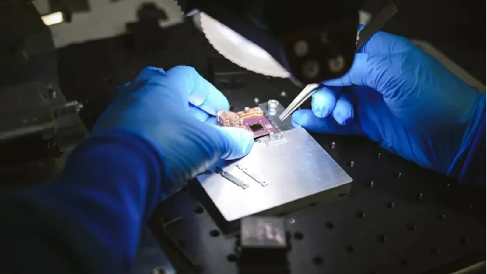 Neuer Chip-Entwicklungs-Trick ermöglicht Quantencomputer mit 800 Qubits