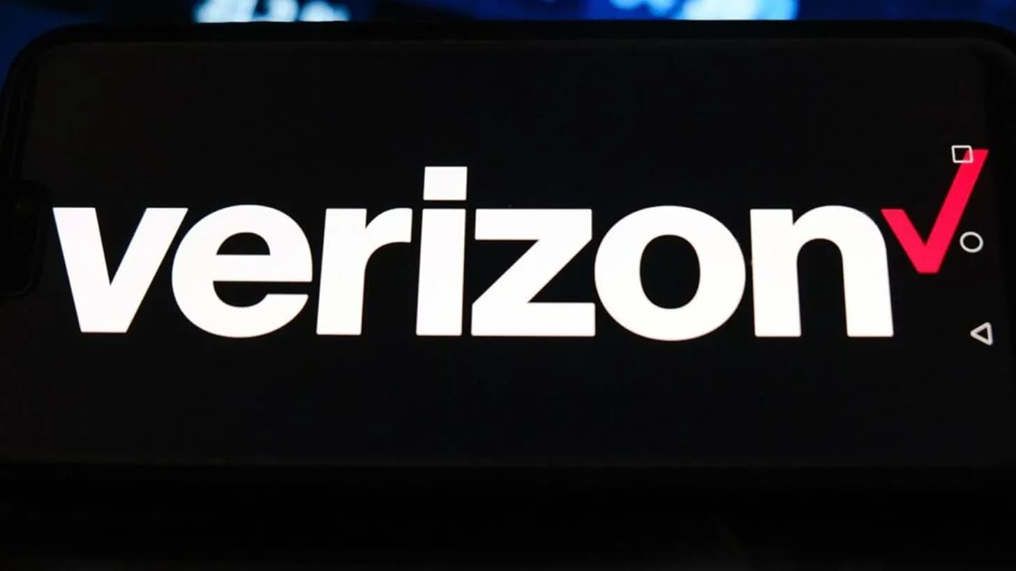 Verizon-Kunde klagt über unseriöse Mitarbeiter, die ihn über die Streichung seiner Handy-Versicherung im Rahmen eines Verlustantrags nicht informiert haben.