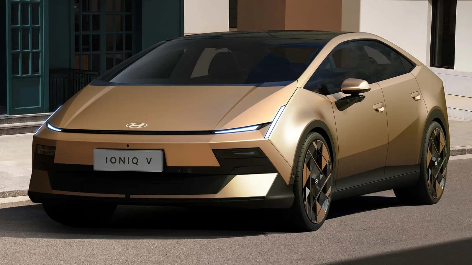 Der Hyundai Ioniq V kombiniert eine geschwungene Dachlinie mit markanten Kanten