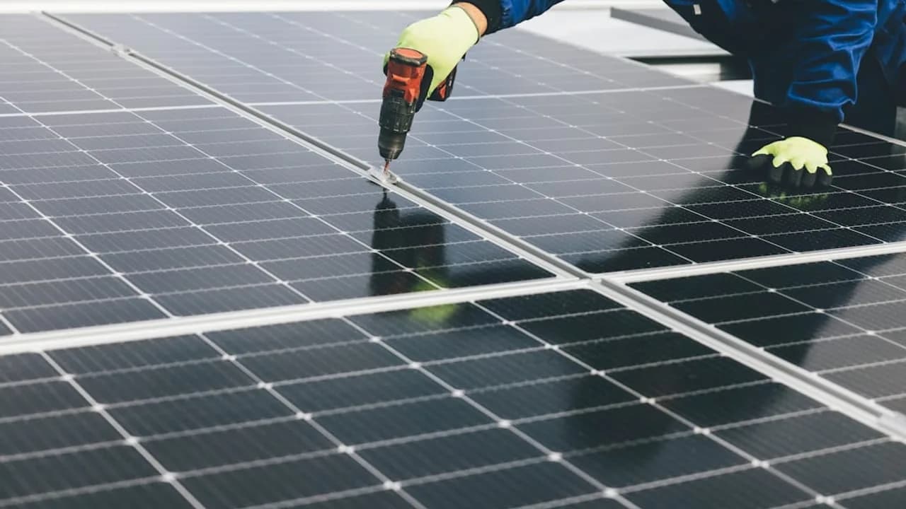 Tesla plant in Texas eine Solarfabrik mit einem Wert von 10,1 Milliarden Dollar zu errichten.