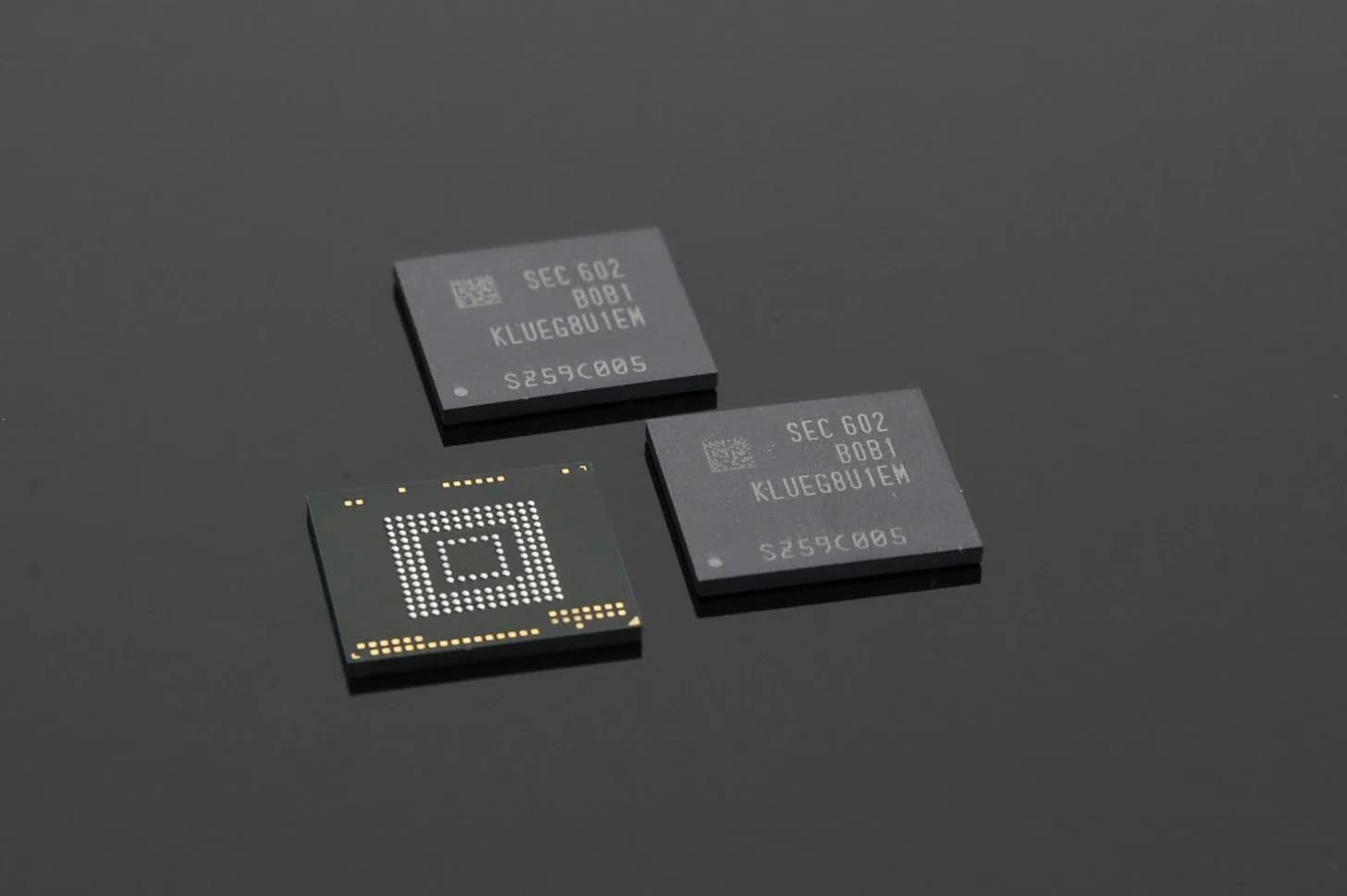 Samsung Galaxy Y1 wird bis Ende 2026 noch vier Jahre lang produziert.