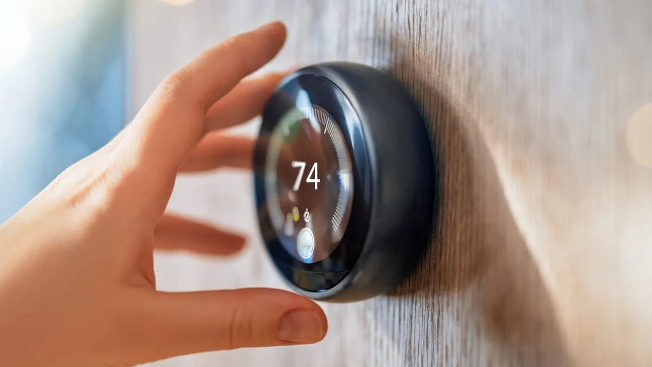 Energiefirmen fordern die Einführung von Thermostaten mit intelligenter Steuerung