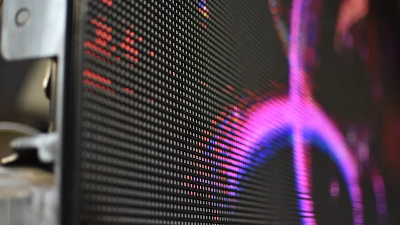 TITAN ARMY 2000 stellt den brillenfreien 3D-Mini-LED-Monitor mit 2000 Nits Helligkeit vor
