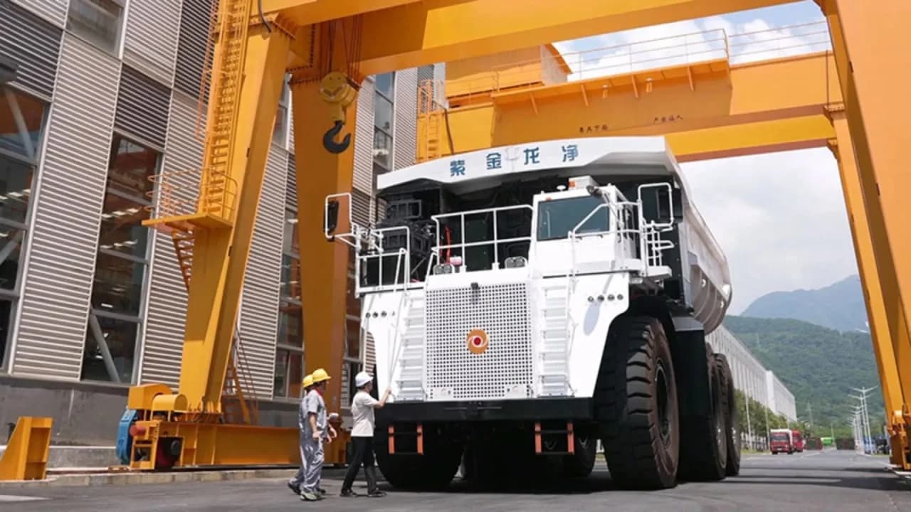 Ching präsentiert den größten elektrischen Minenlkw ZL230E mit 1.400-kWh-Batterie und 230-Tonnen-Tragfähigkeit