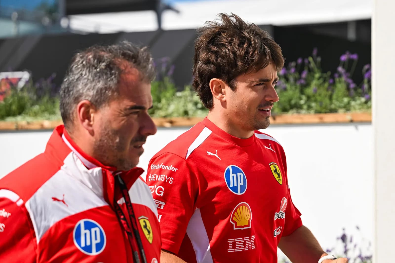 Ferrari enthüllt die Laufzeit des neuen Vertrags von Charles Leclerc