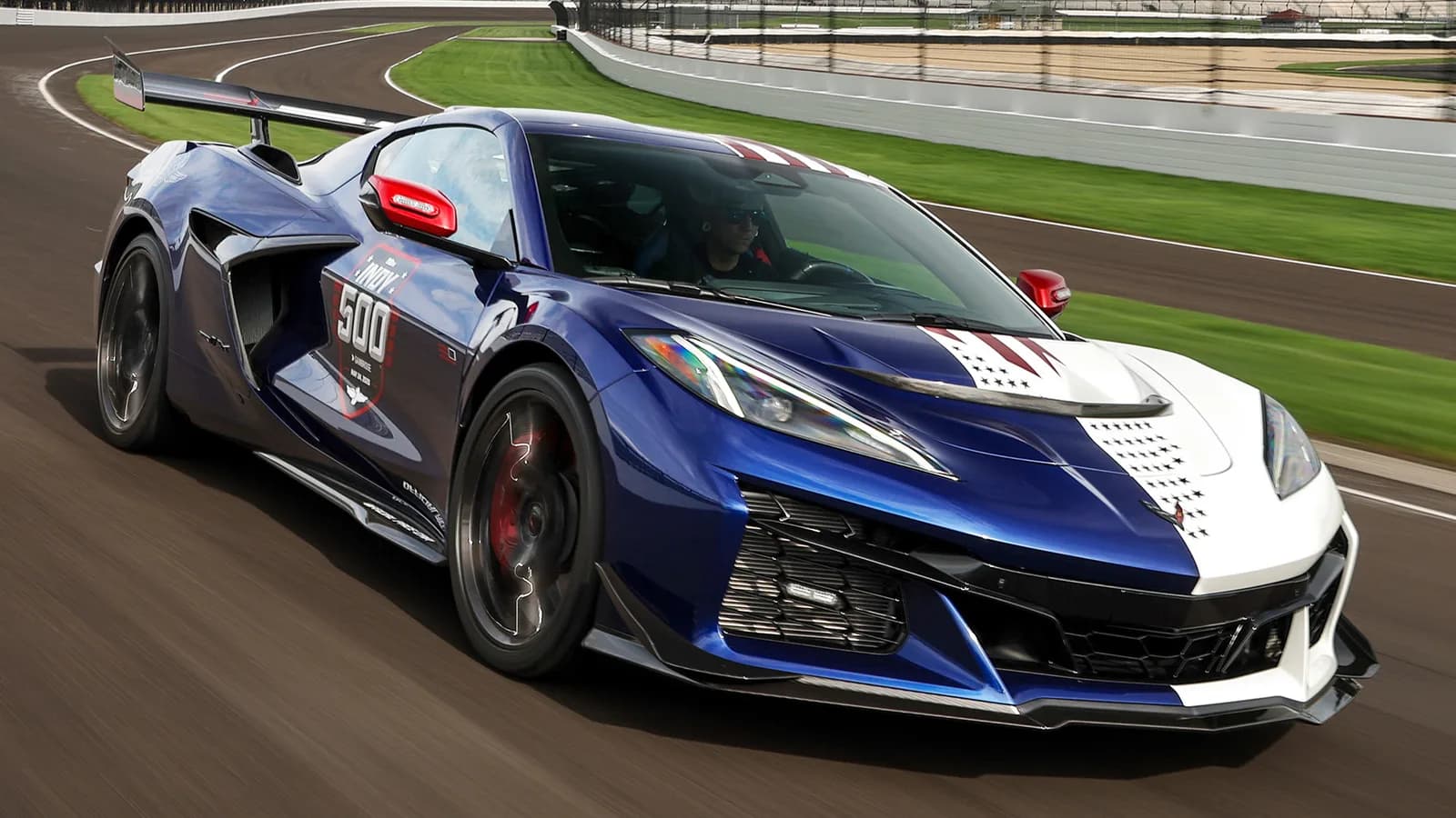 Pace Cars, die sich auf der Ovalbahn blamierten. Chevy schickt einen Hypercar