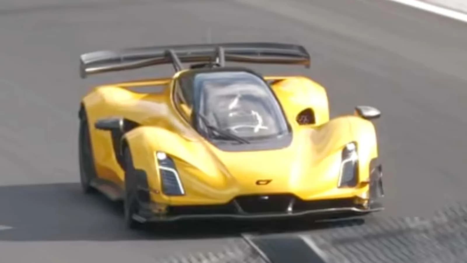 Kann Czinger den Nürburgring-Rekord von Ford knacken? Video