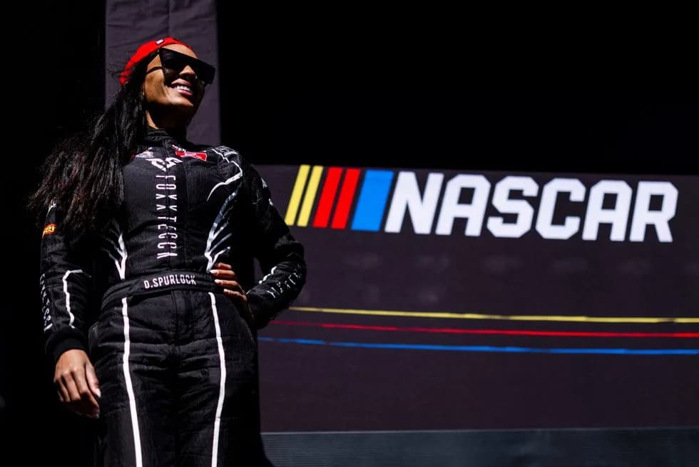 Dystany Spurlock wird erste schwarze Frau im NASCAR-Rennen