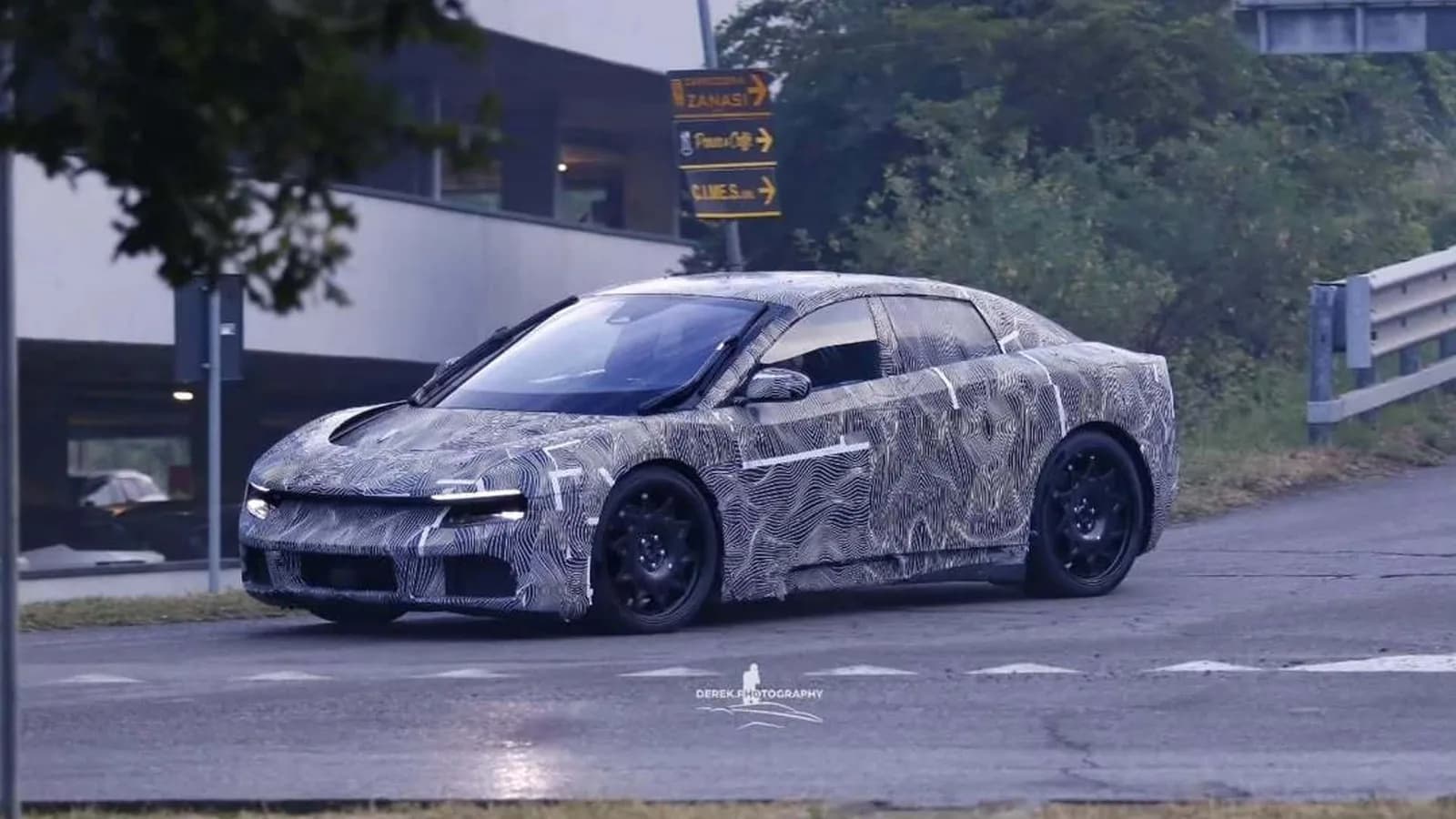Ferrari Luce: Riesige Scheibenwischer sorgen für Gesprächsstoff
