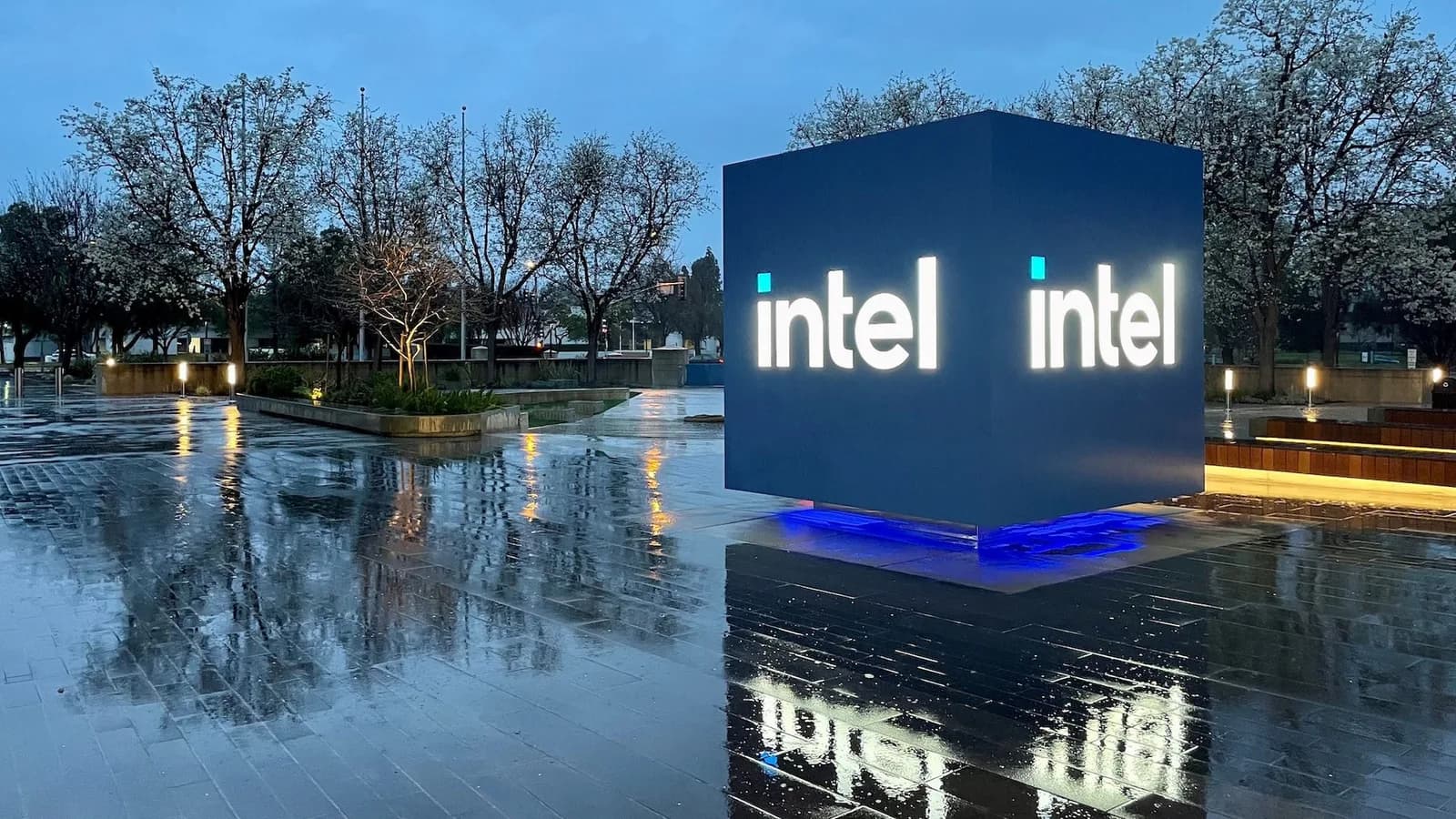 Intel-Aktie steigt um 28 % und schreibt Rekordzahlen nach starkem ersten Quartal und steigenden Prognosen – Intel meldet, dass sich die Ausbeute schneller als erwartet verbessert.