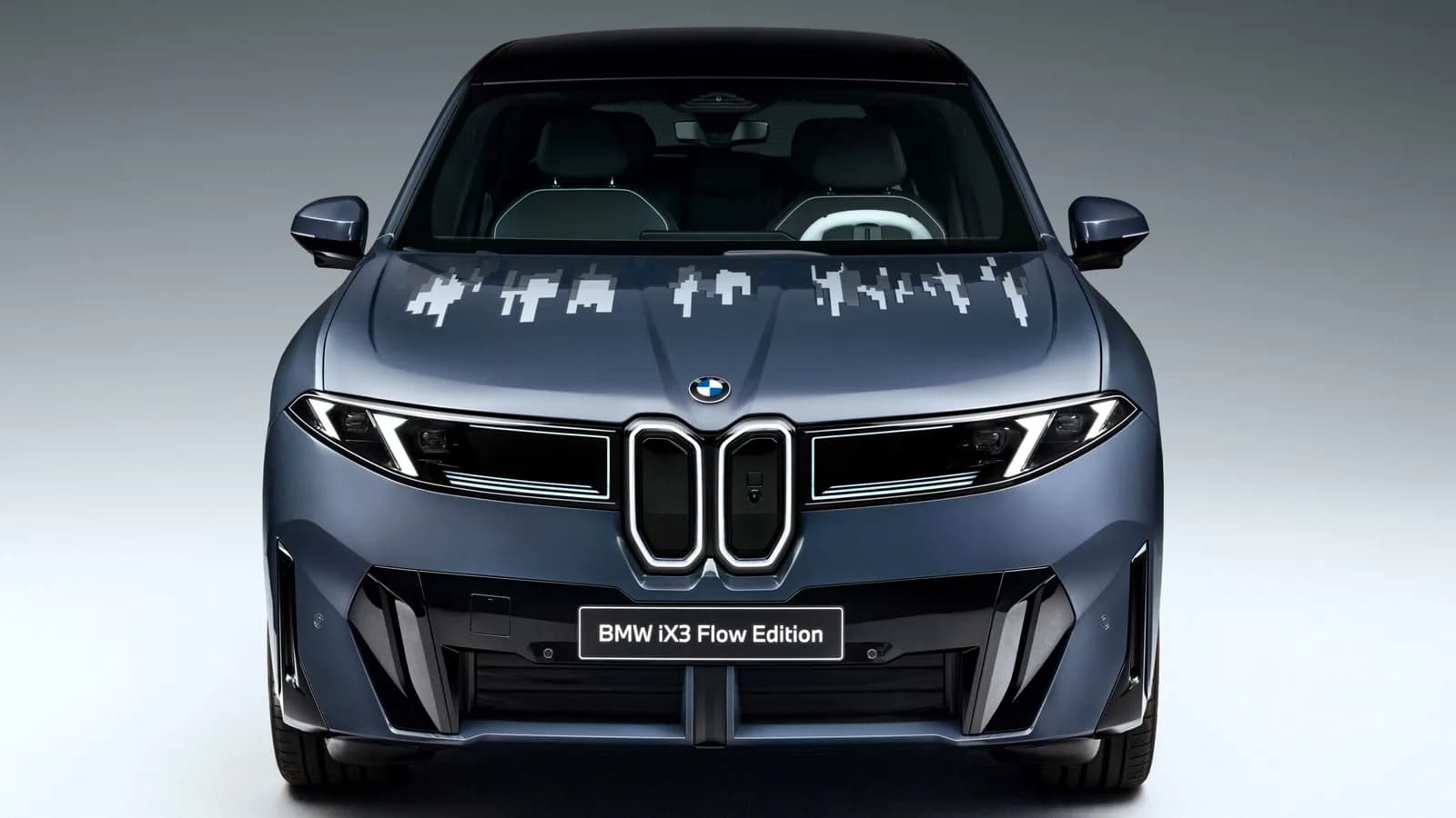 BMW setzt ein Kindle-ähnliches Display auf die Motorhaube des iX3