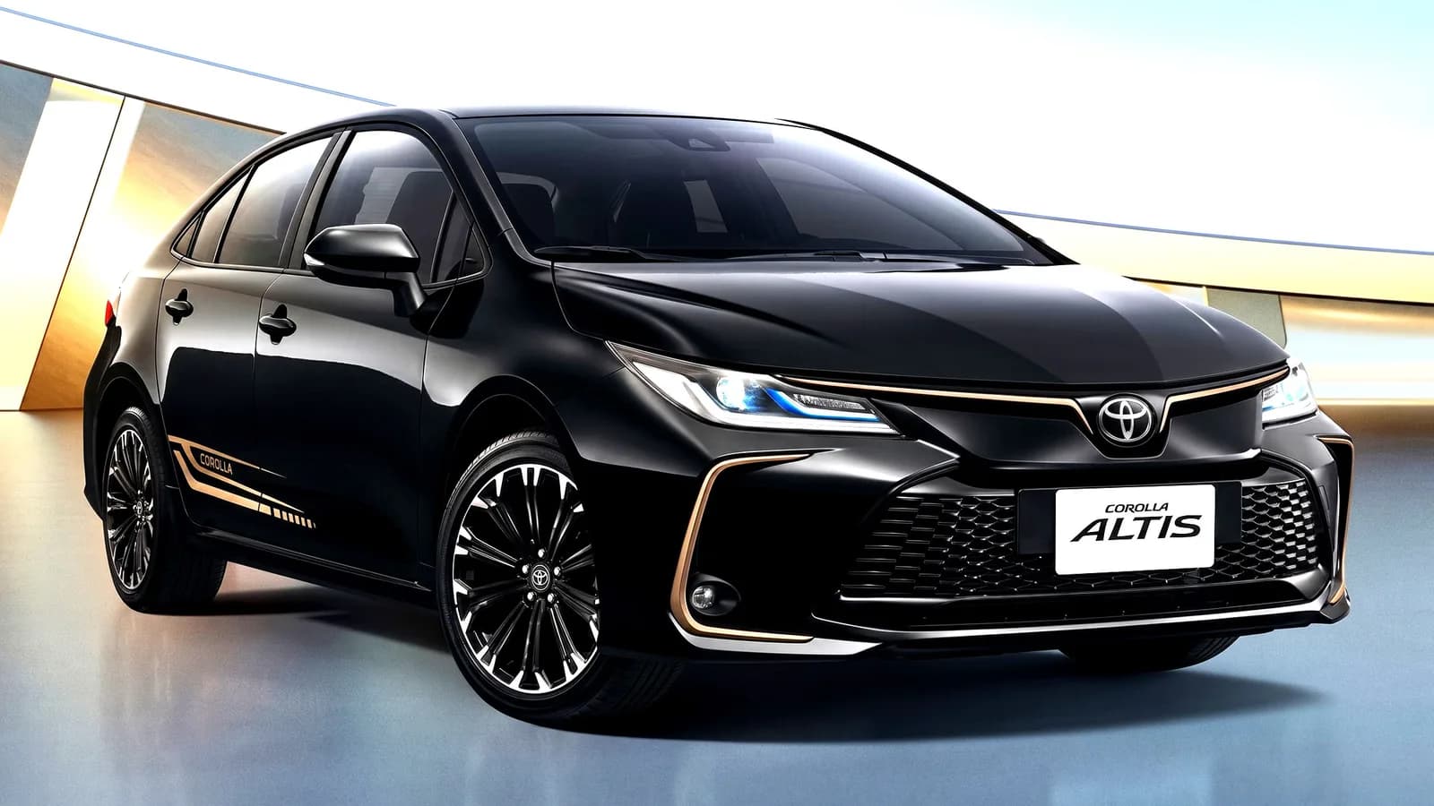 Toyota Corolla verabschiedet sich mit Bronze-Gold-Akzenten vor dem Reset 2027