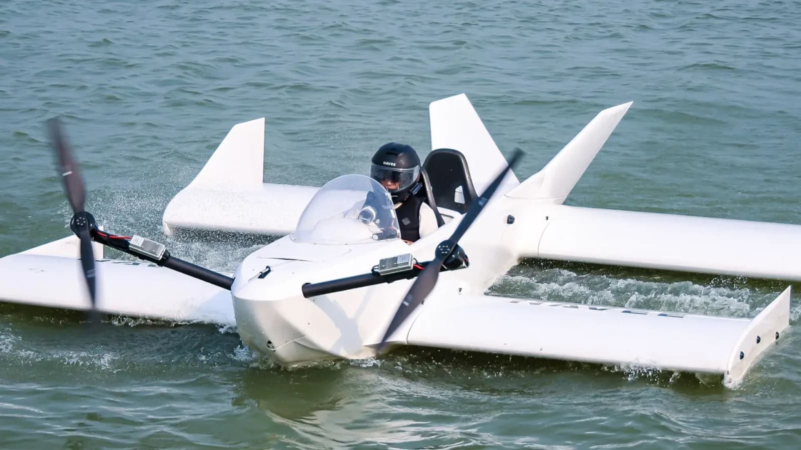 Weltweit erstes Segelflugzeug für Verbraucher erreicht 53 mph über Wasser