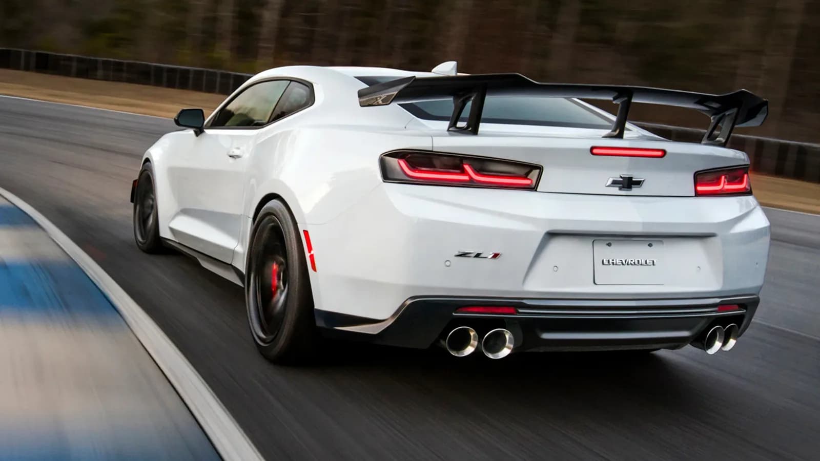 Mutter schenkt Sohn 80.000-Dollar-Camaro: Auto wurde gestohlen, zurückgeholt und erneut beim Händler entwendet