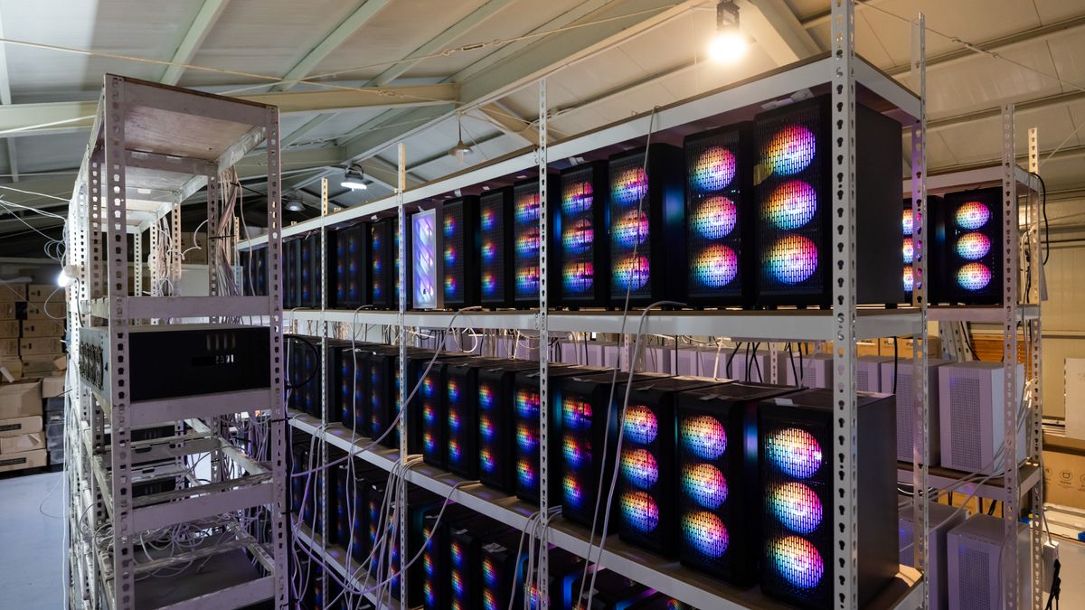Microsoft warnt vor GPU-Mining-Malware, die über SEO-Poisoning und KI-Chats verbreitet wird: Krypto-Jacking-Kampagne zielt auf Gamer und High-End-PC-Nutzer mit Downloads als populäre PC-Tools getarnt.