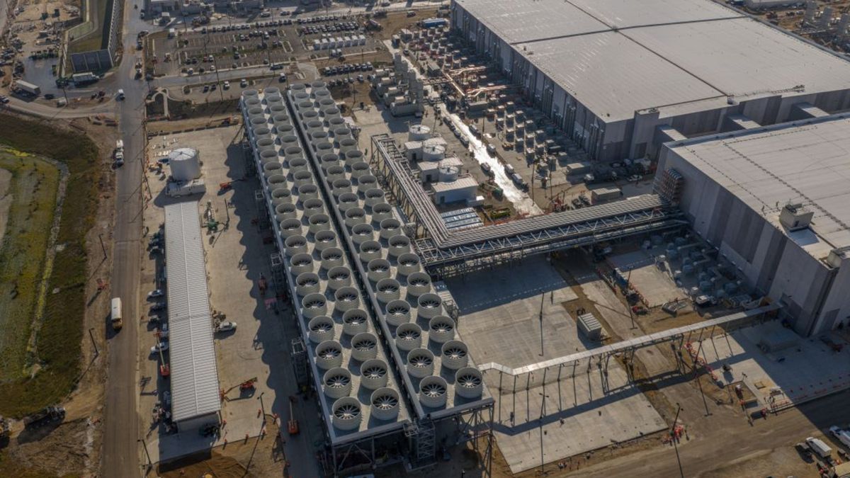 AMD to broaden and specialize EPYC CPUs, already working on Zen 7 architecture — increased customization to better address evolving AI and cloud needs