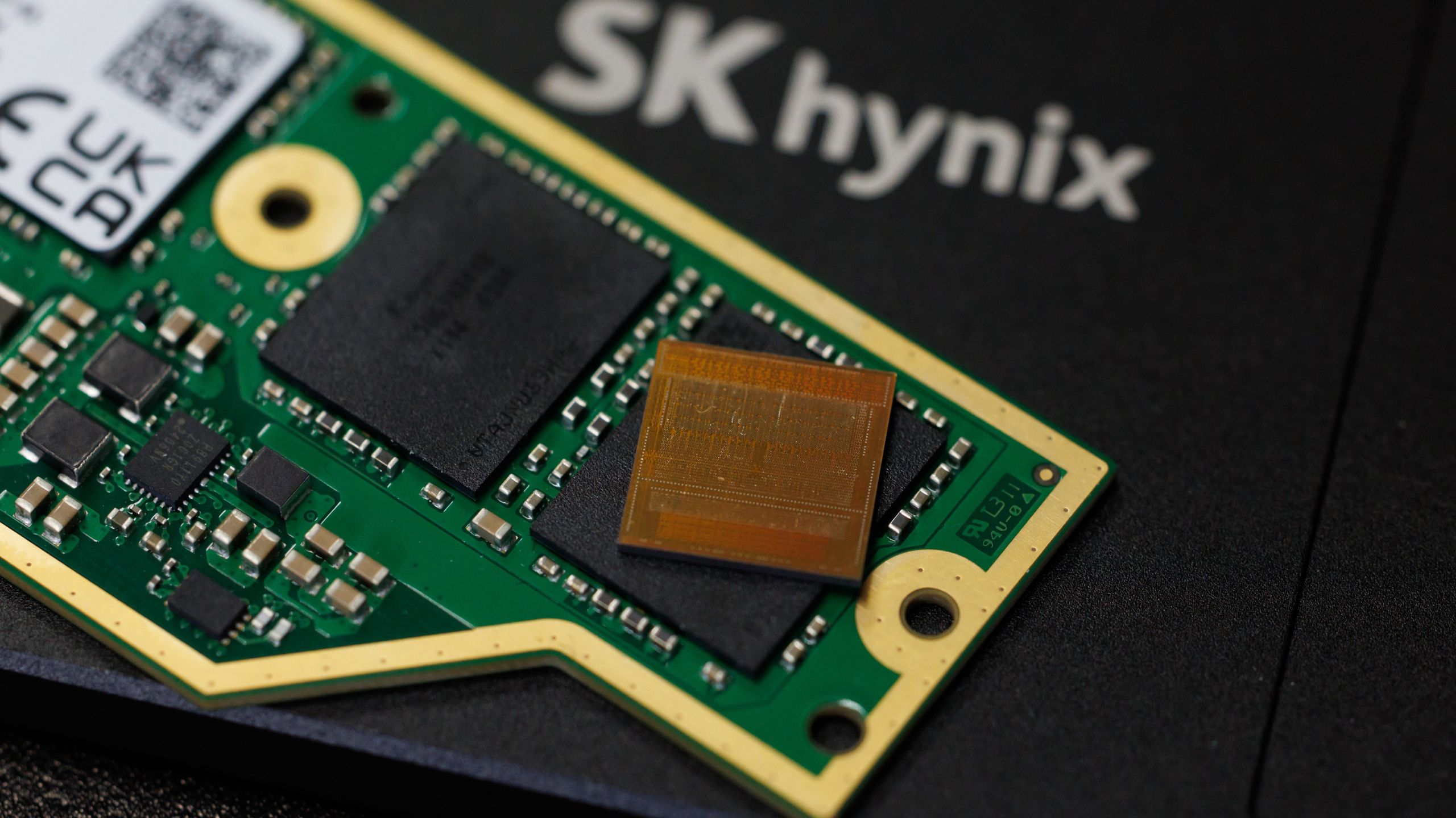 SK hynix präsentierte iHBM: Integrierte Kühlung senkt Wärmewiderstand um 30 % für HBM5 und KI-Rechenzentren