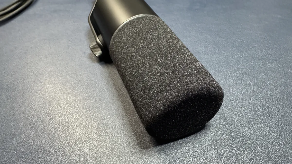 Razer Seiren V3 Pro Review: USB, XLR, and 32-bit float