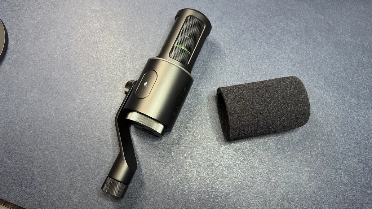 Razer Seiren V3 Pro Review: USB, XLR, and 32-bit float