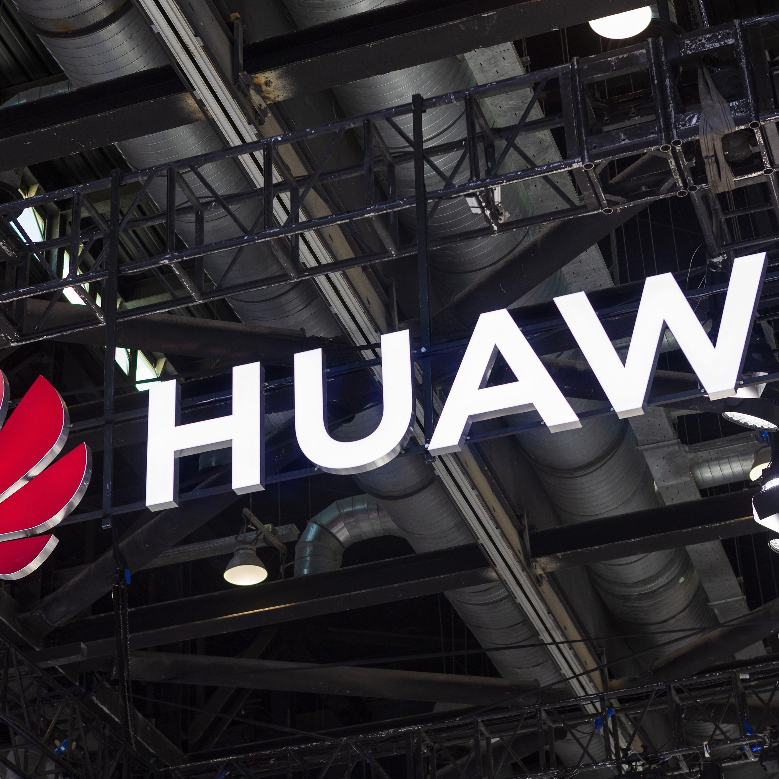 Huawei plant 2031: Mit neuem LogicFolding-Architektur und Tau-Skalierungsgesetz soll EUV-Sanktion umgangen und Transistordichte um 55 % gesteigert werden.